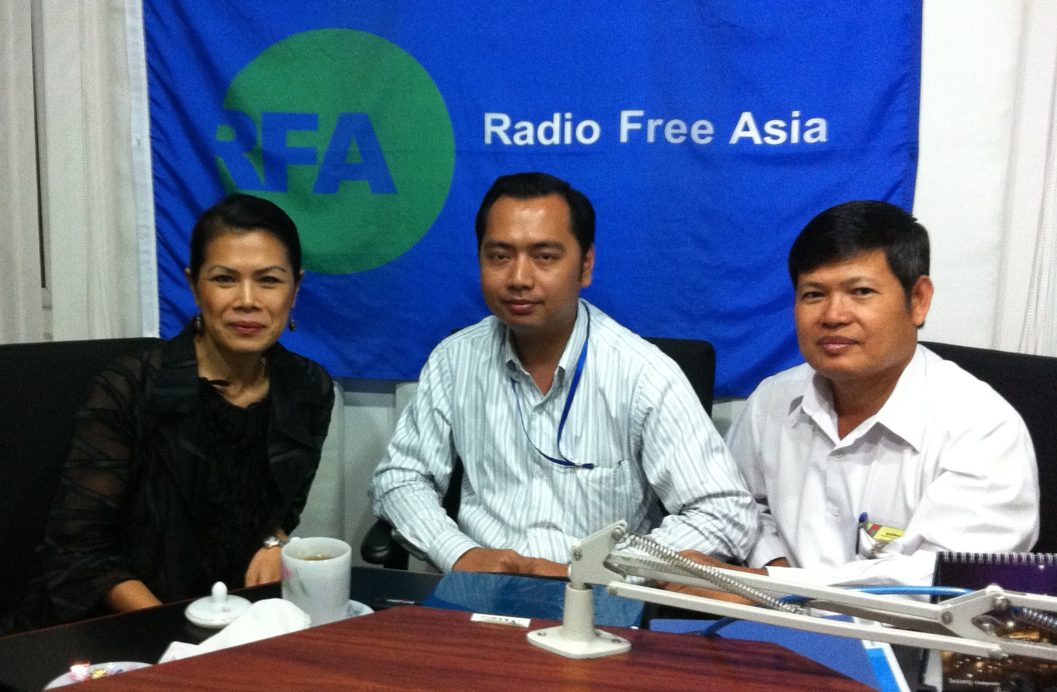 RFA call-in with Theary Seng, Neth Pheaktra, Leng Maly, Chey Theara, 25 Nov. 2011
